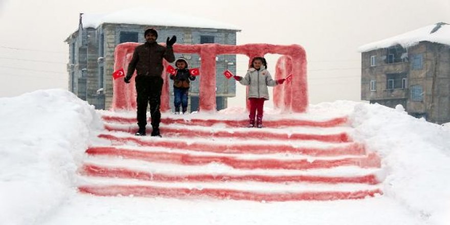Hakkarili Hira'nın hayali babasının yaptığı kardan Anıtkabir'le gerçekleşti