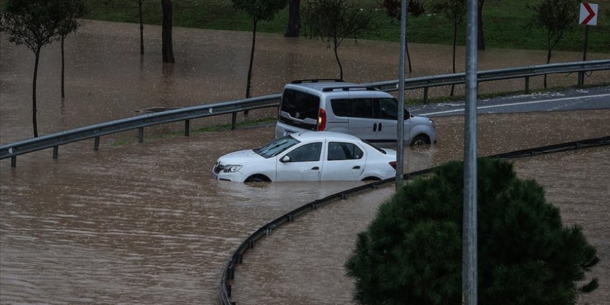İzmir'deki selde 1 kişi hayatını kaybetti