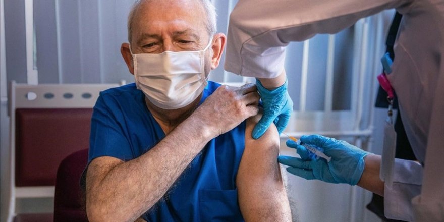 Kılıçdaroğlu, Kovid-19 aşısının ilk dozunu yaptırdı