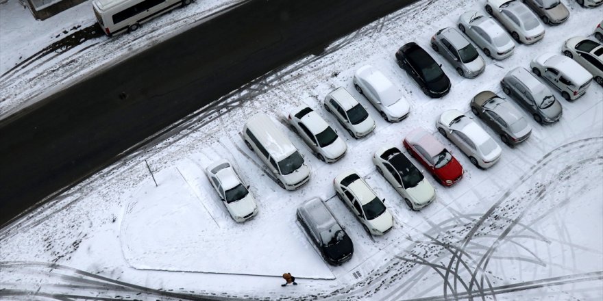 Kayseri'de kar yağışı etkili oluyor