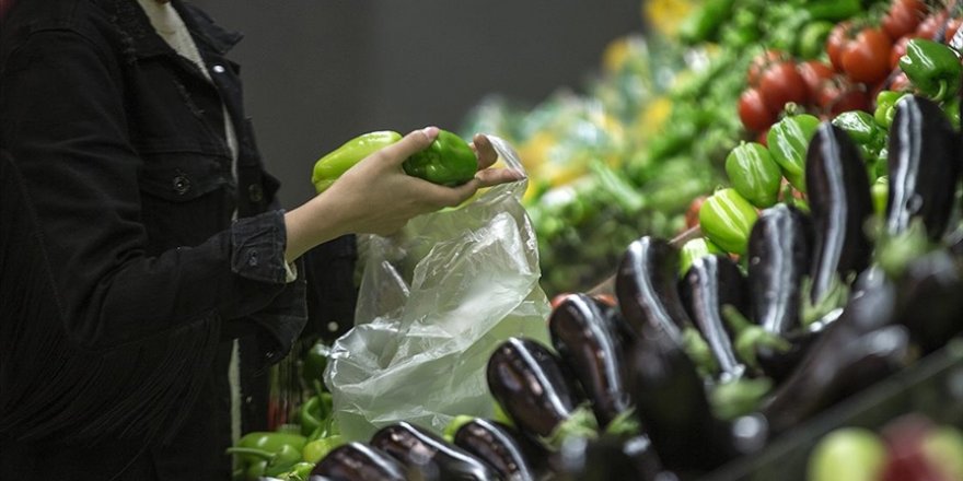 İçişleri Bakanlığı kısıtlamada temel ihtiyaç malzemelerinin temin edilebileceğini hatırlattı