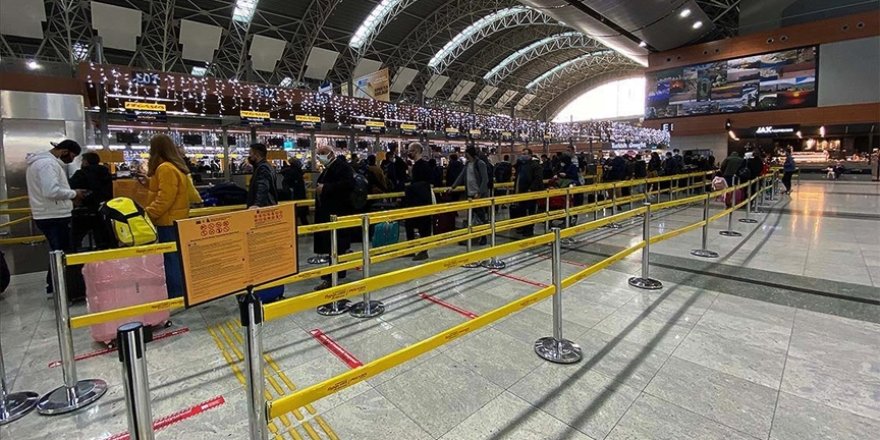 Türkiye havalimanlarında şubatta yaklaşık 5,4 milyon yolcuya hizmet verildi