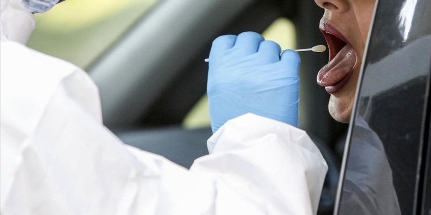 İtalya'da Kovid-19 salgınında son 24 saatte 23 bin 641 vaka kaydedildi