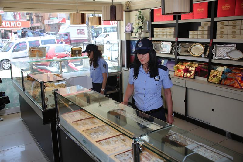 Arnavutköy'de zabıta denetimleri sürüyor