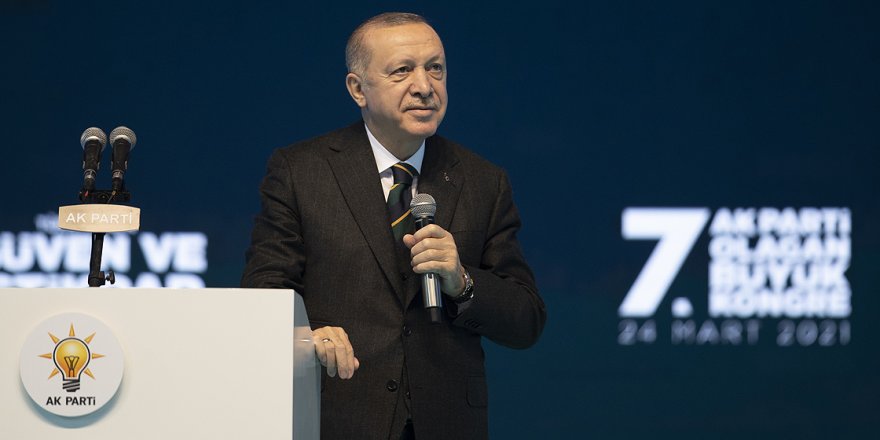 Recep Tayyip Erdoğan yeniden AK Parti Genel Başkanı seçildi