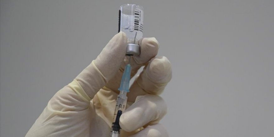 İngiltere'de milletvekillerinin desteğiyle 'aşı pasaportu' karşıtı kampanya başlatıldı