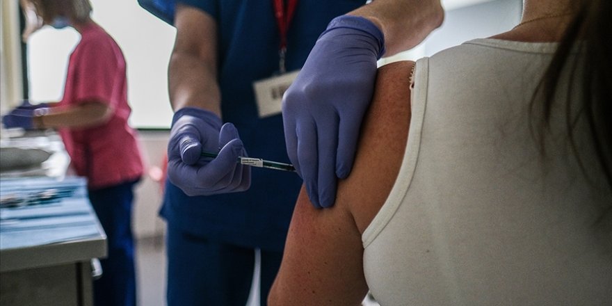 AstraZeneca aşısı olan 7 kişi kan pıhtılaşması sonucu öldü