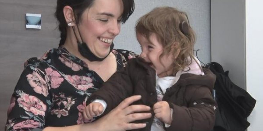 Annesinin sesini ilk kez Türkiye'de duydu