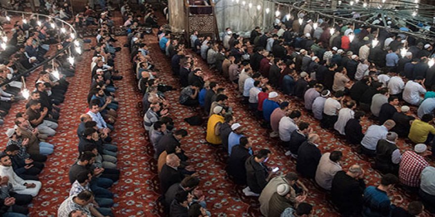 Diyanet'ten Teravih namazı kararı