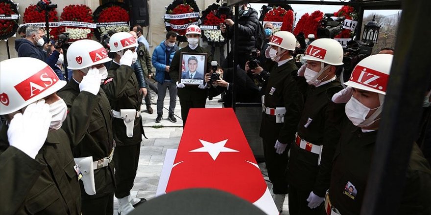 Türk Yıldızları uçağının düşmesi sonucu şehit olan pilot Yüzbaşı Gençcelep son yolculuğuna uğurlandı