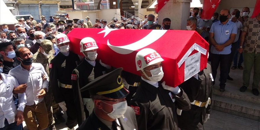 şehit düşen uzman çavuş Mehmet Kırmızı Adana'da son yolculuğuna uğurlandı