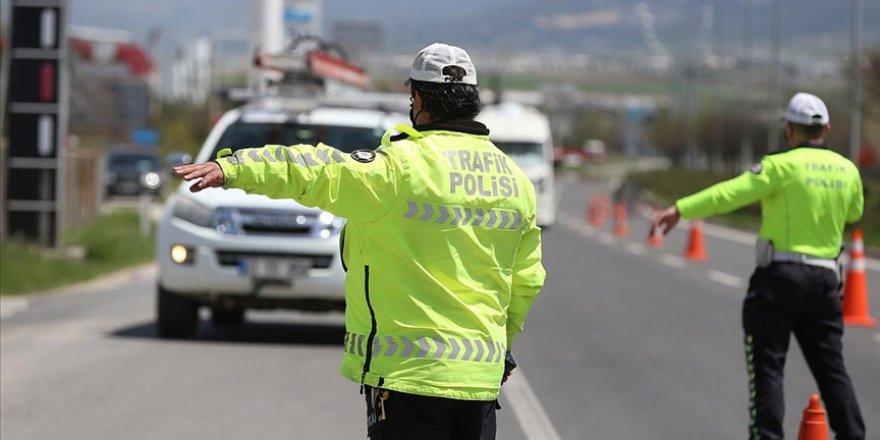 El yazısıyla doldurulan çalışma izni/görev belgelerine sıkı denetim