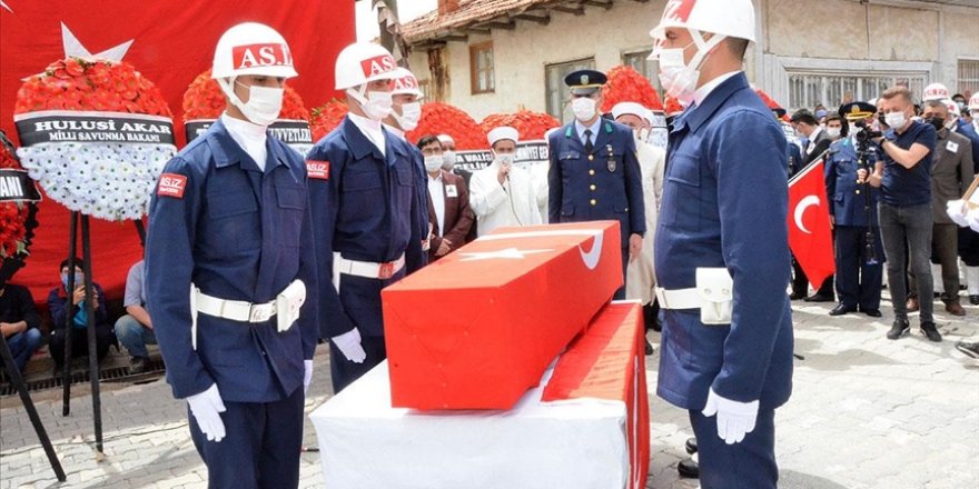 Uzman Çavuş Ahmet Asan son yolculuğa uğurlandı