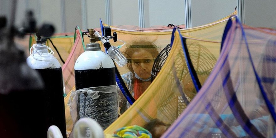 Hindistan'da son 24 saatte 392 bin 488 yeni Kovid-19 vakası saptandı