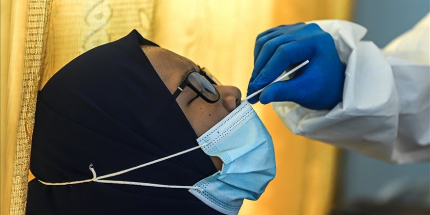 Endonezya'da havaalanında skandal! Kullanılmış korona test çubukları yeniden kullanılmış