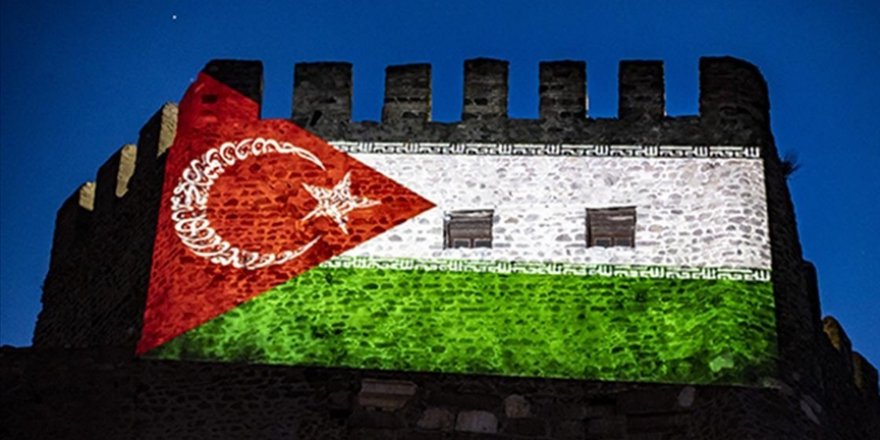 Ankara Kalesi, Filistin'e destek için ışıklandırıldı