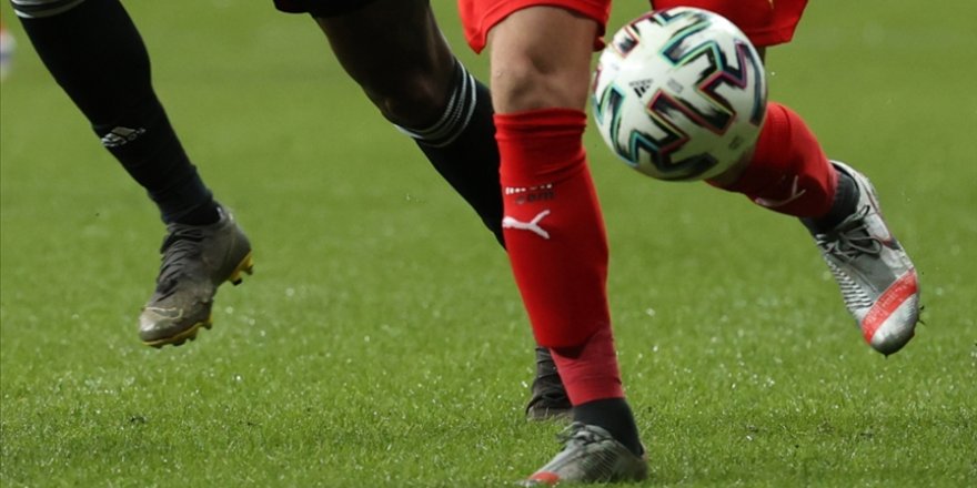 Süper Lig'de şampiyonluk yarışını ilgilendiren 3 maçın VAR hakemi açıklandı