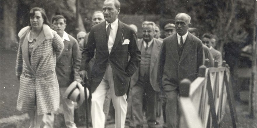 Atatürk Araştırma Merkezinden özel Atatürk fotoğrafları