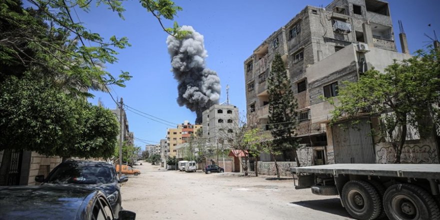 İsrail Gazze'ye hava ve topçu saldırısı düzenledi