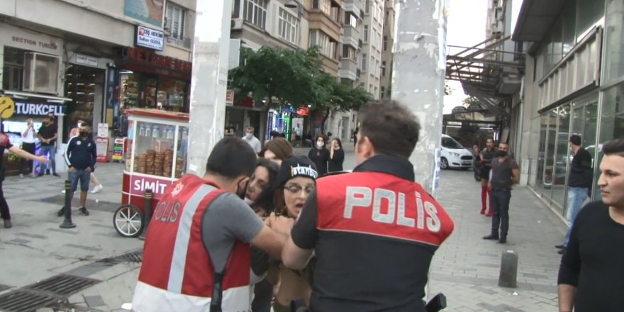 Gözaltına alınmamak için soyundu