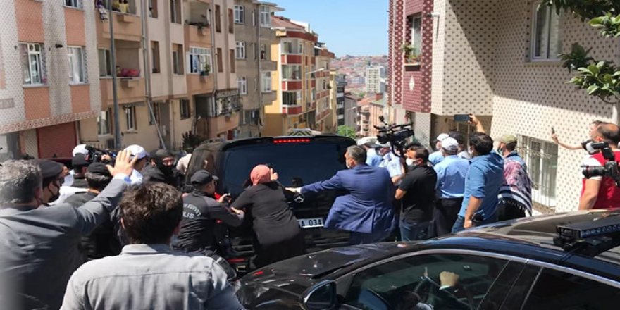İmamoğlu'na protestoda arbede