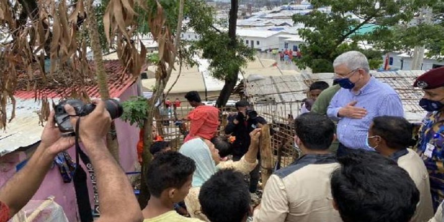 Volkan Bozkır, Bangladeş'te sığınmacı Arakanlı Müslümanları ziyaret etti