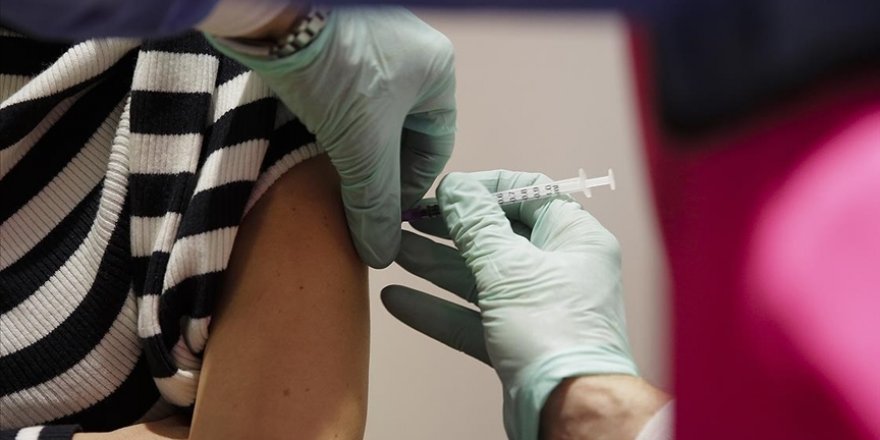 Dünya genelinde 2 milyar 90 milyon dozdan fazla Kovid-19 aşısı yapıldı