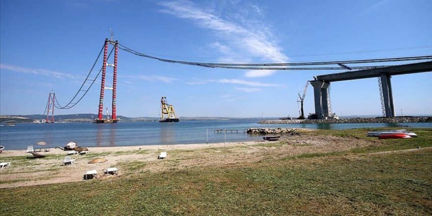 Çanakkale Boğazı, köprü çalışmaları nedeniyle transit gemi geçişlerine tek yönlü kapatıldı