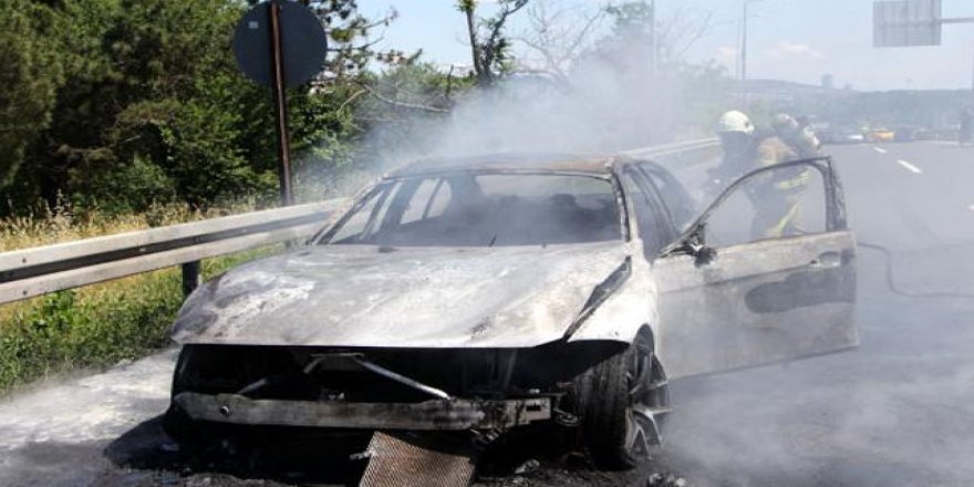 15 Temmuz Şehitler Köprüsü bağlantı yolunda otomobil yangını