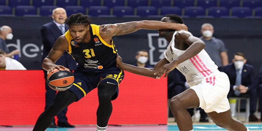 Fenerbahçe Beko'ya ABD'li pivot