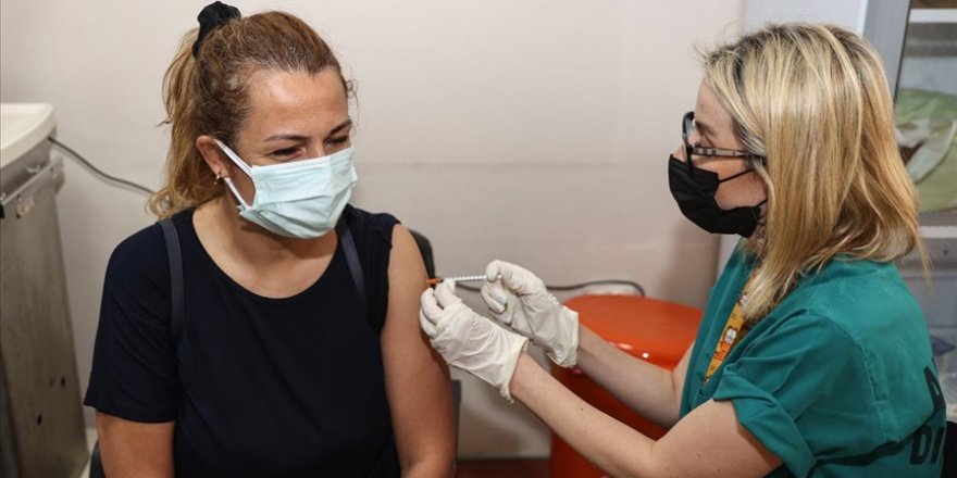 35 yaş ve üzeri vatandaşlar Kovid-19'a karşı aşılanıyor