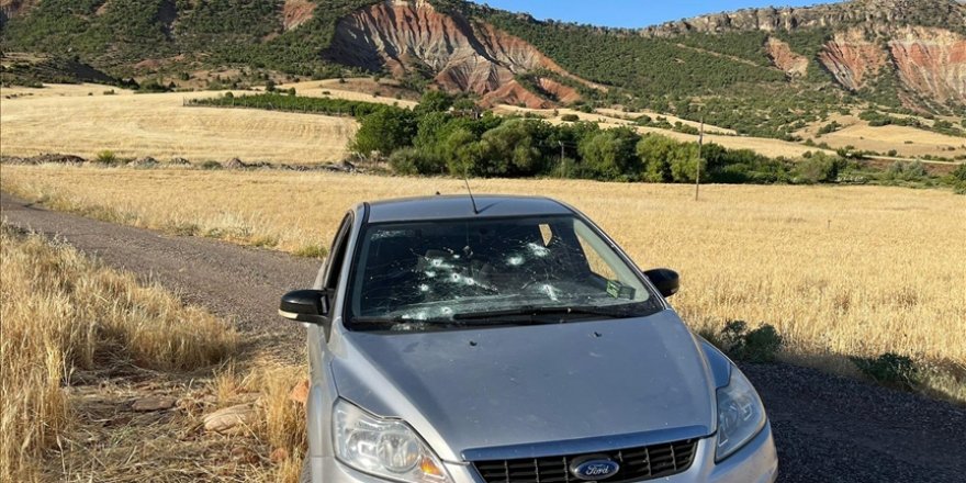 AK Parti Hazro İlçe Başkanı Mehmetoğlu'nun kardeşi otomobiline düzenlenen silahlı saldırıda yaralandı