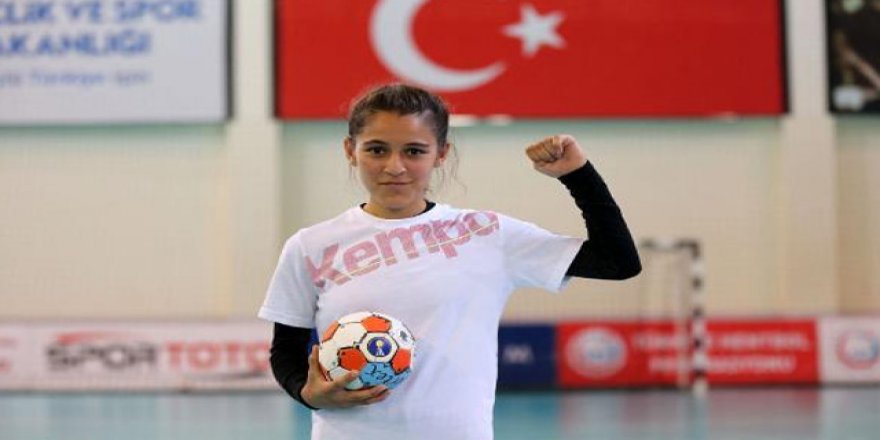 Şanlıurfalı minik hentbolcu Merve Akpınar: Köyümdeki kız çocuklarının kaderini değiştireceğim