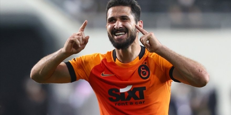 Galatasaray'da Emre Akbaba'nın sözleşmesi 2 yıl uzatıldı