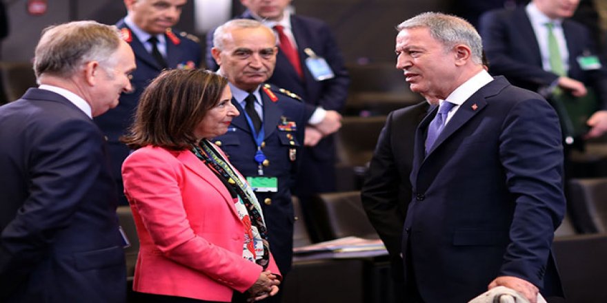 Bakan Akar, İspanyol mevkidaşı ile görüştü