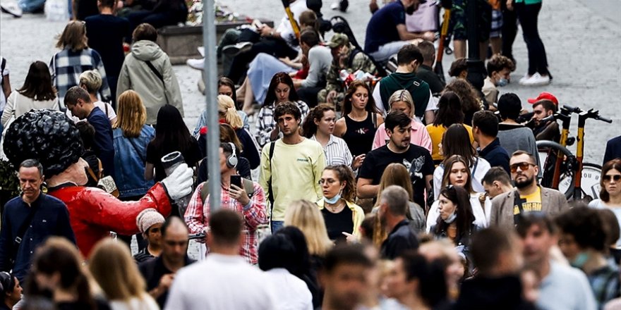 Rusya'da Kovid-19 salgınının başlangıcından bu yana 'en yüksek' günlük ölü sayısı kaydedildi