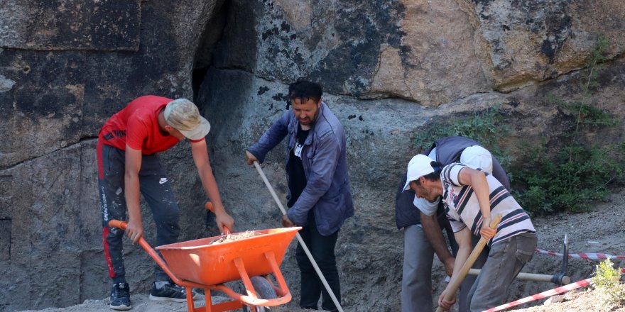 2 bin 700 yıllık anıt gün yüzüne çıkarılıyor 