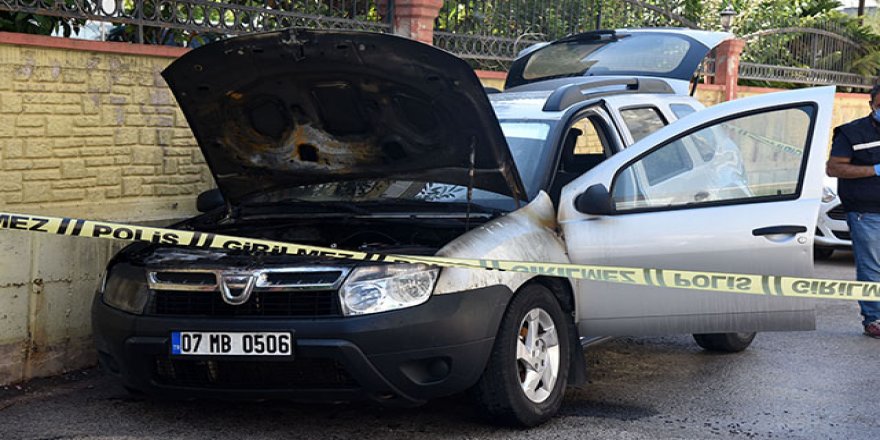 Kız arkadaşının otomobilini kundakladı