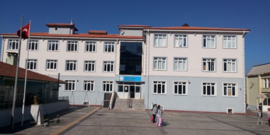 Ortaokula spor salonu soyunma odası yapılacak