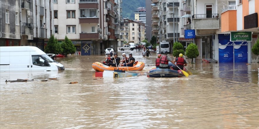 Arhavi'de yaklaşık 450 kişi tahliye edildi