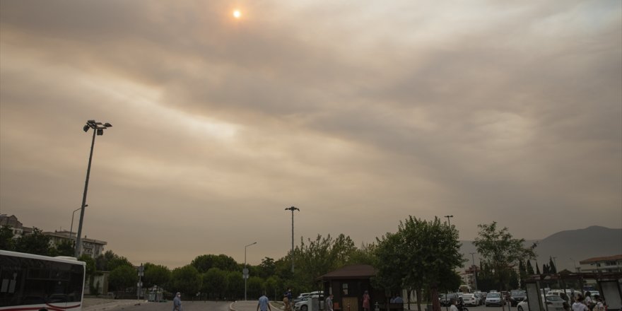 İzmirliler bulanık gökyüzüne uyandı