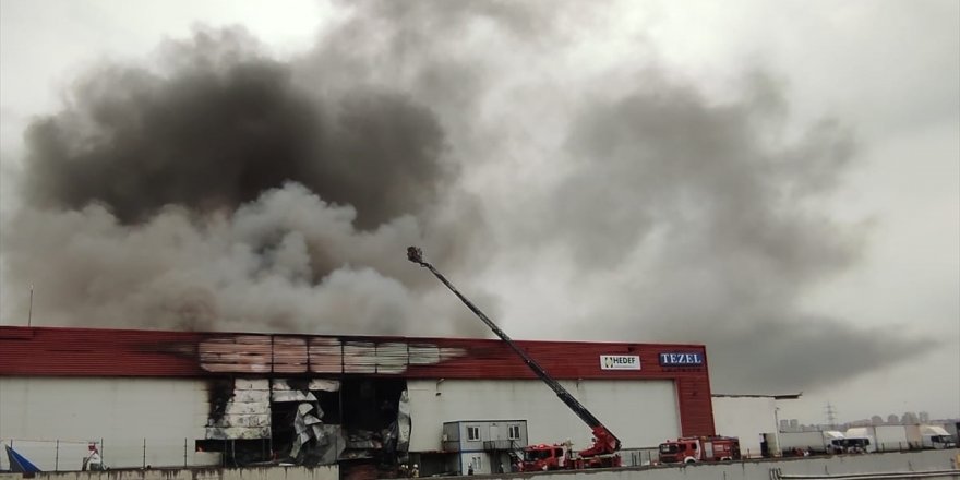 Esenyurt'ta lojistik firmasında yangın çıktı