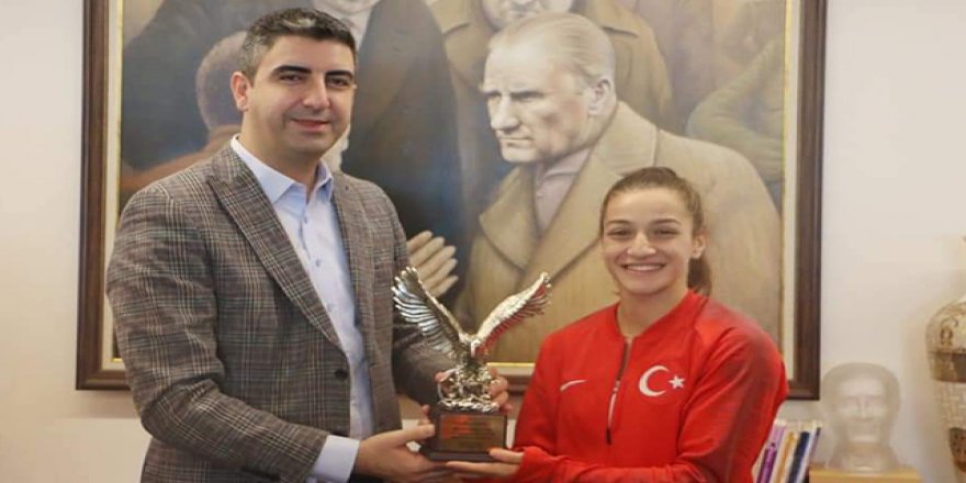 “Kartalımızın gururu olimpiyatlarda gümüş madalya kazandı”