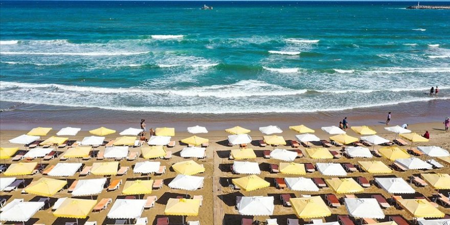 Şile sahillerinde yoğun dalga ve akıntı nedeniyle denize girmek yasaklandı