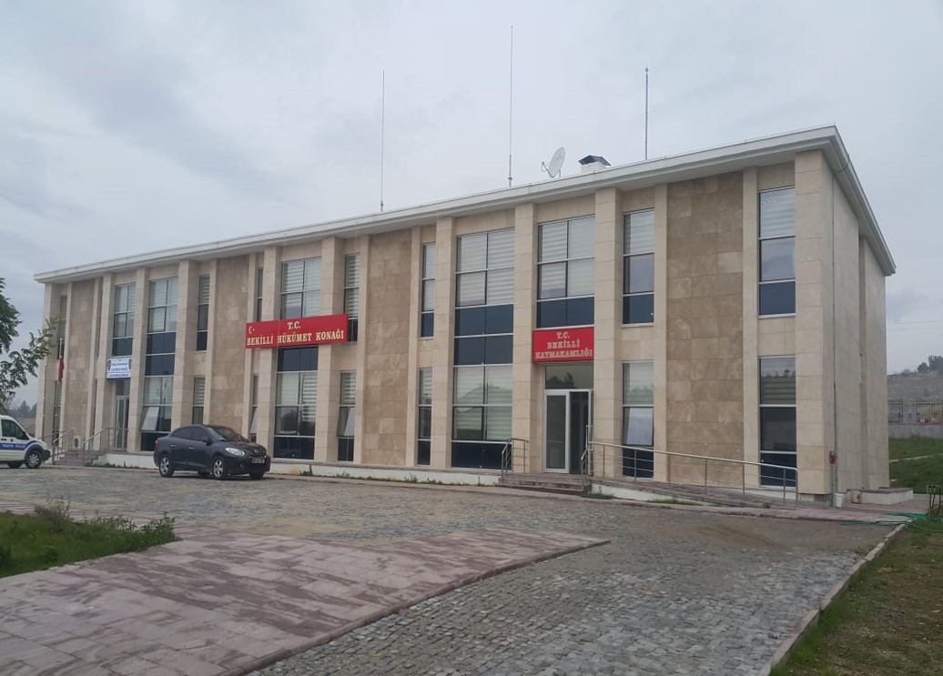 Taşınmazları satışa çıkardı