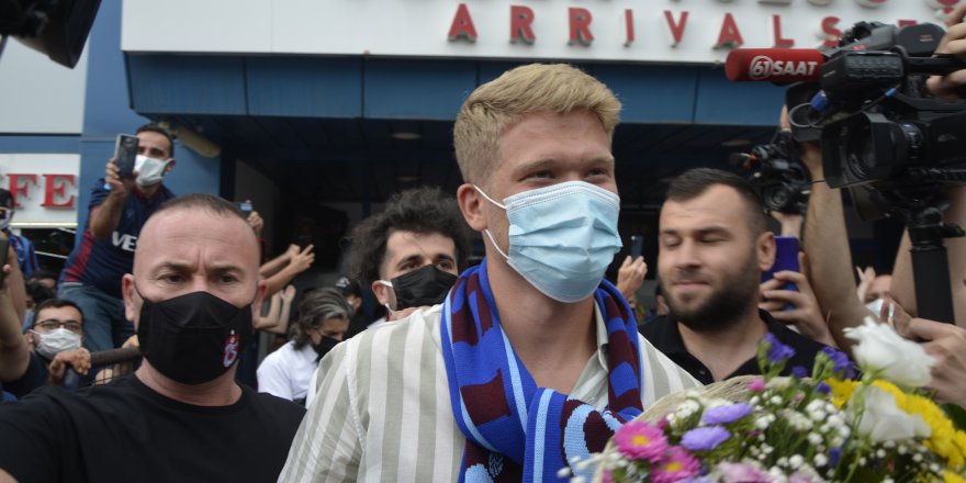 Cornelius’a coşkulu karşılama