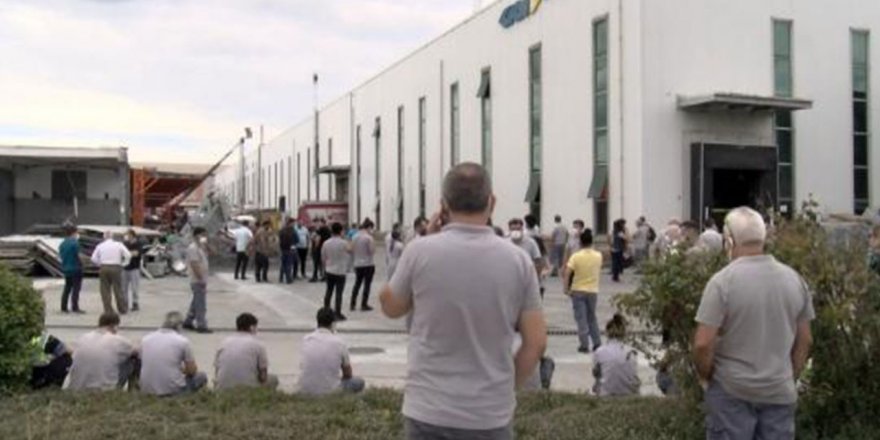Bakırköy'de fabrikada yangın! Çalışanlar kendilerini dışarıya attı