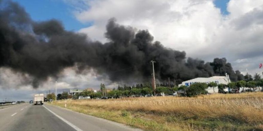 İstanbul Silivri'de korkutan fabrika yangını