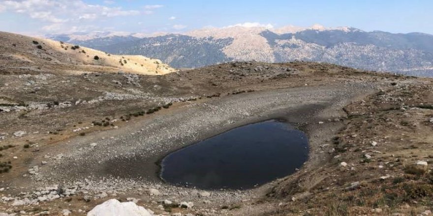 Kartal Gölü kuraklık nedeniyle can çekişiyor