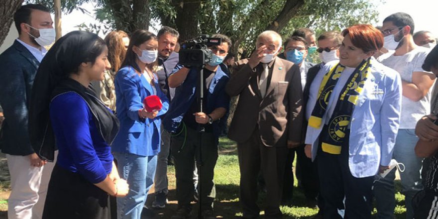 Akşener'i gören vatandaş derdini döküyor